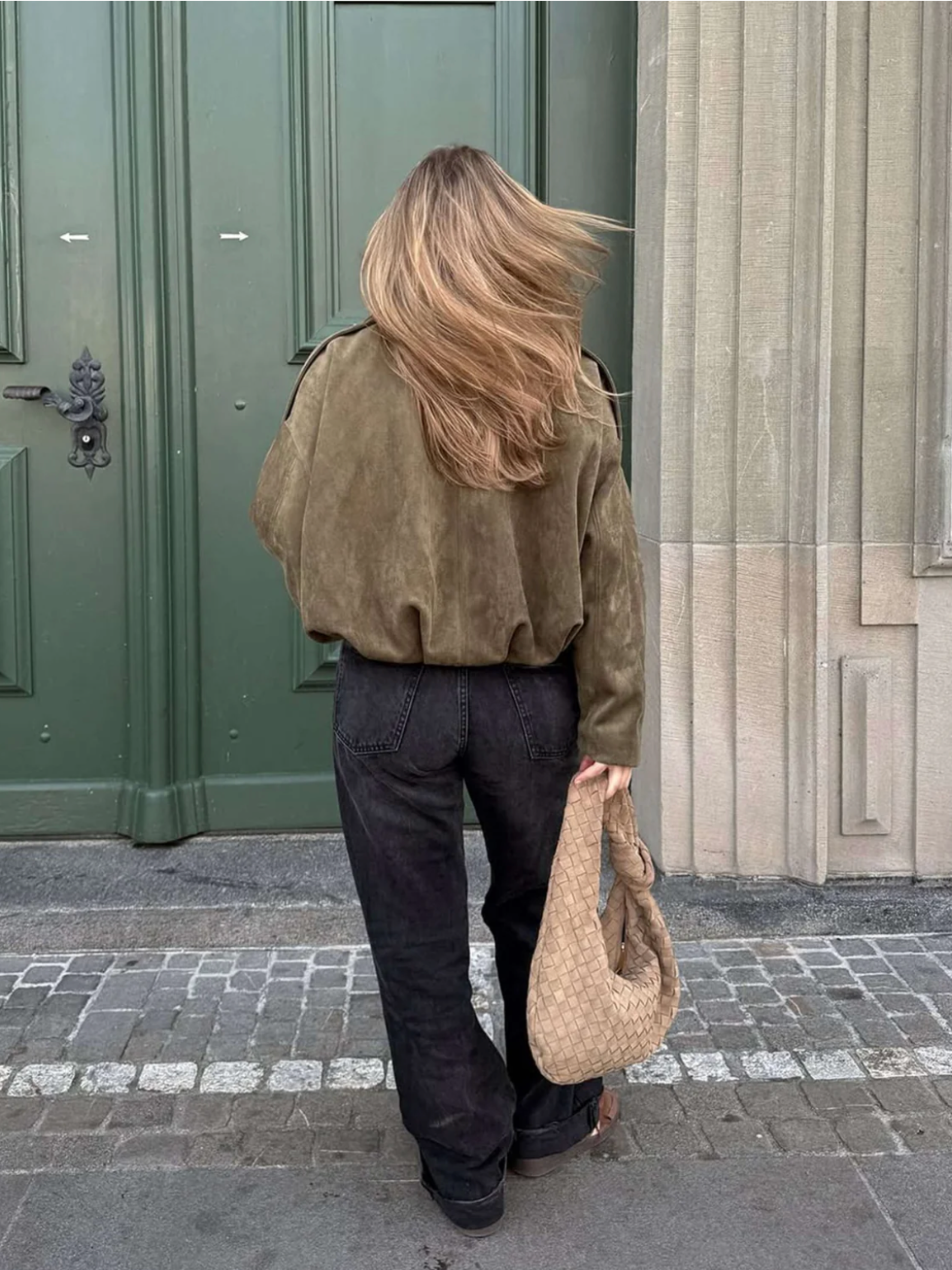 Damska Krótka Kurtka z Kołnierzem i Ukrytym Zapięciem