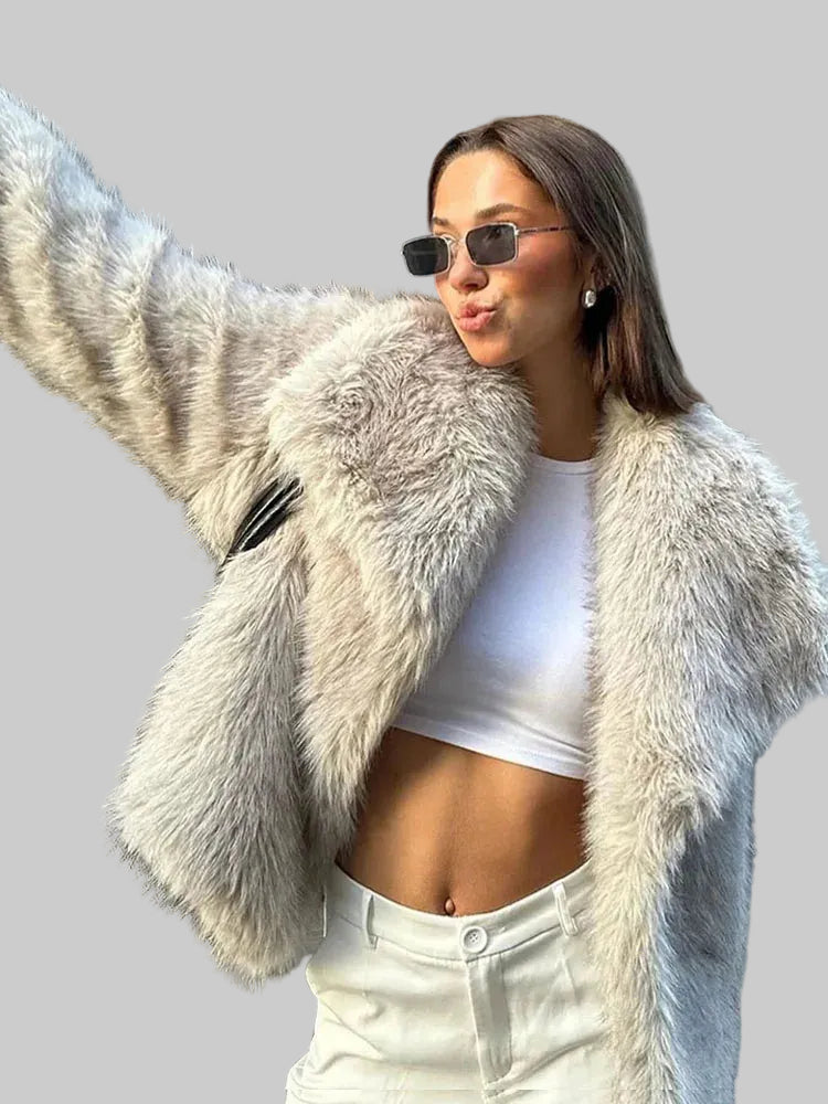 Damska Kurtka ze Sztucznego Futra z Szerokim Kołnierzem Klapowym