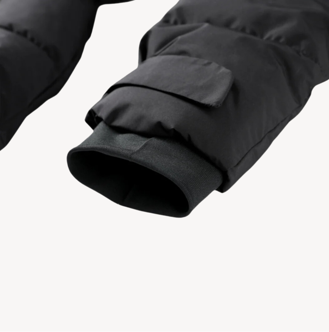 Damska Pikowana Kurtka z Paskiem w Talii i Stójką Zapinana na Zamek