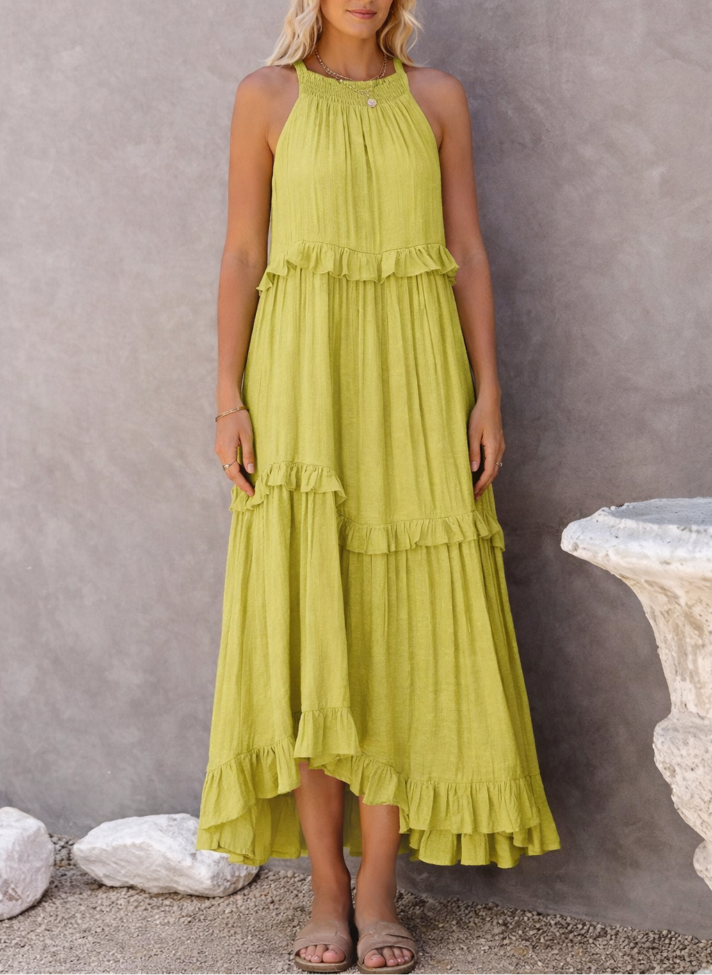 Damska Sukienka Maxi z Dekoltem Typu Halter i Falbanami