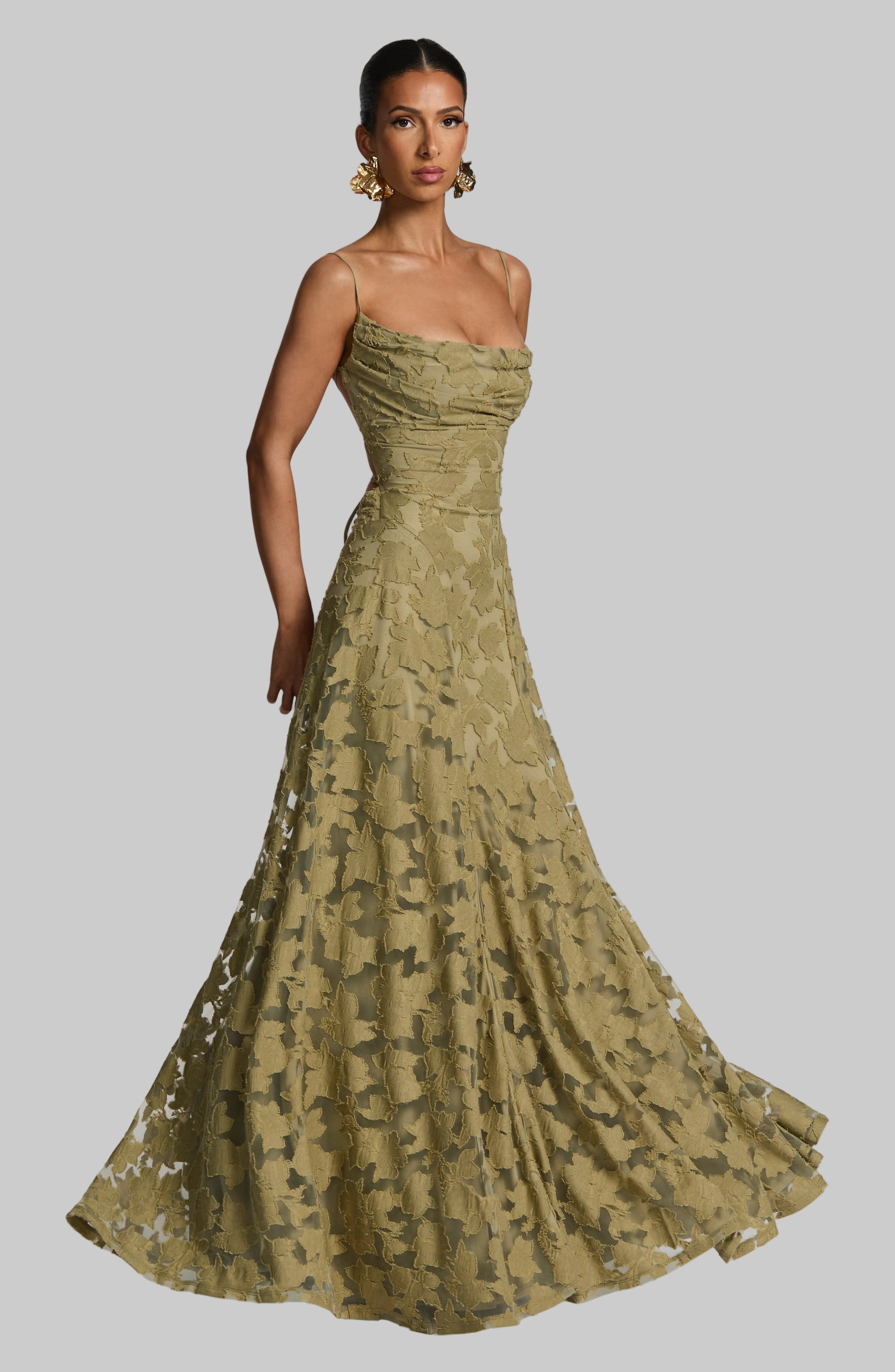 Damska Sukienka Maxi z Dekoltem Wodnym i Kwiatowym Wzorem na Cienkich Ramiączkach