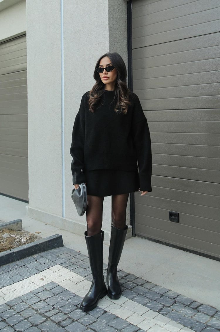 Damski Komplet Dwuczęściowy Sweter z Okrągłym Dekoltem i Spódnica Mini