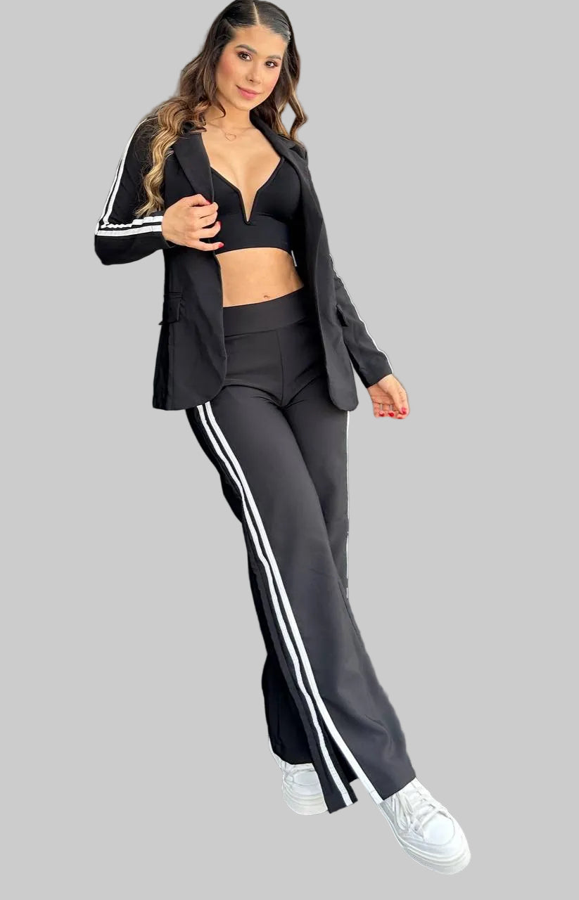 Damski Komplet Dwuczęściowy z Żakietem z Klapami i Spodniami z Paskami Bocznymi