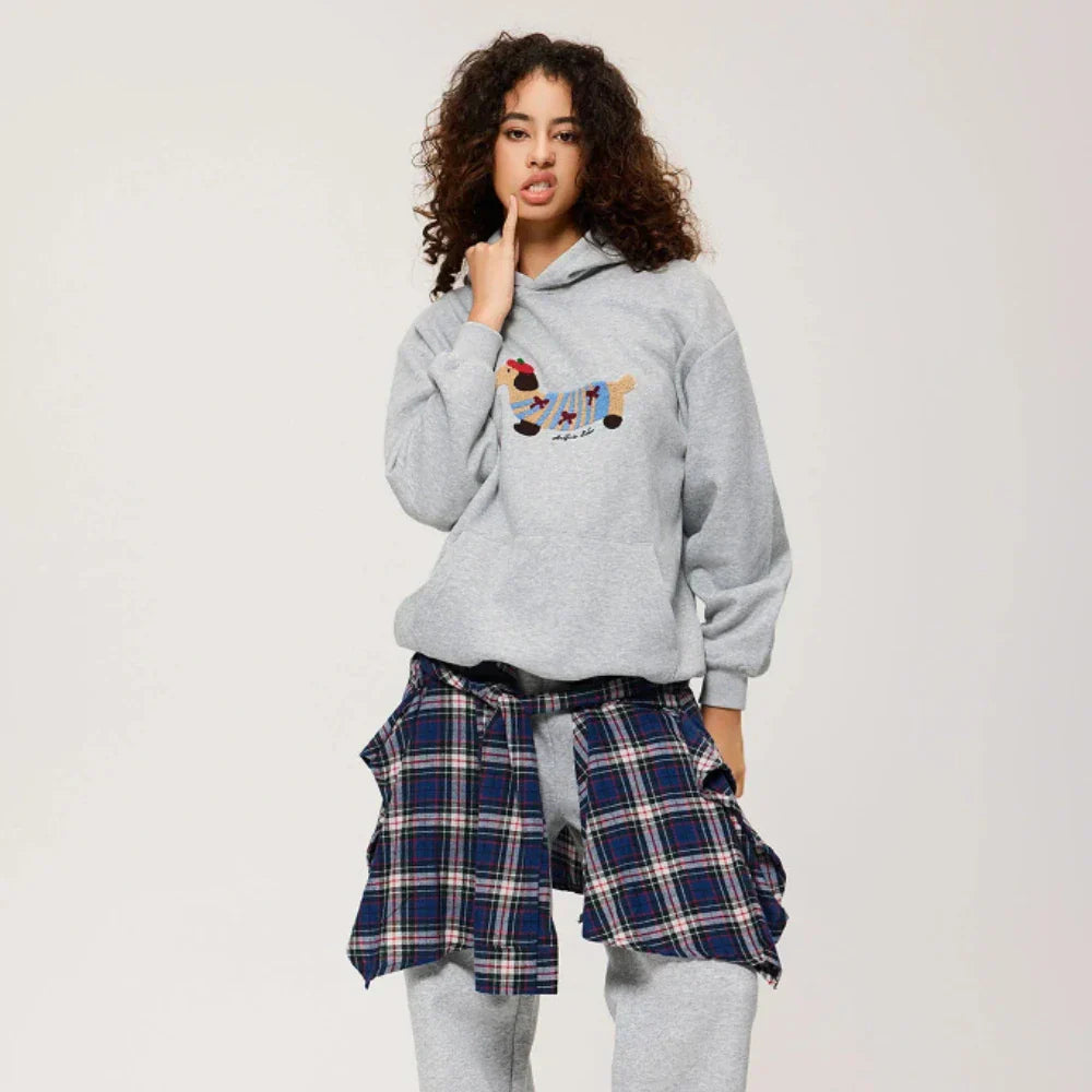 Damska Bluza z Kapturem z Haftem i Kieszenią Kangur z Długimi Rękawami