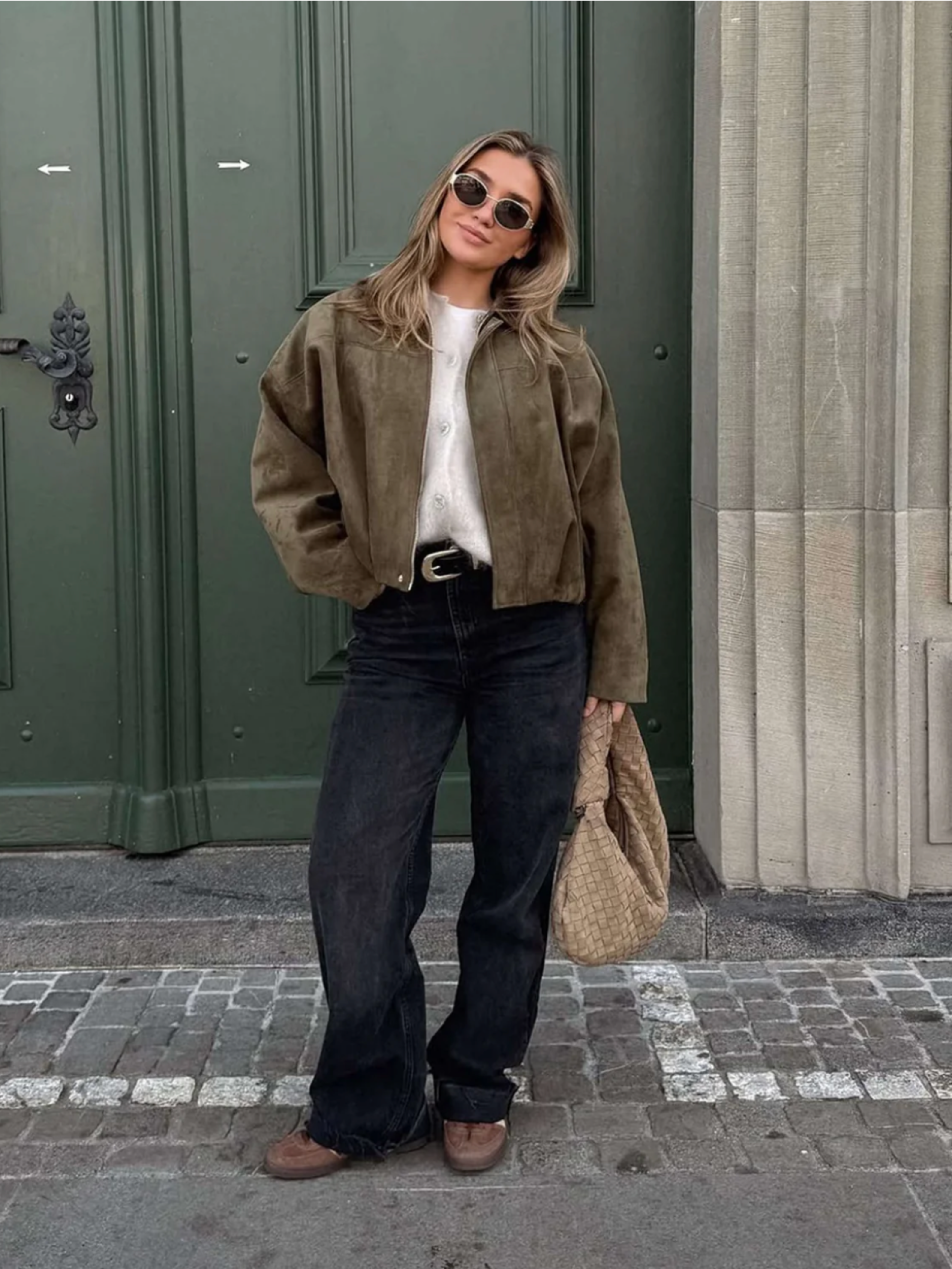 Damska Krótka Kurtka z Kołnierzem i Ukrytym Zapięciem