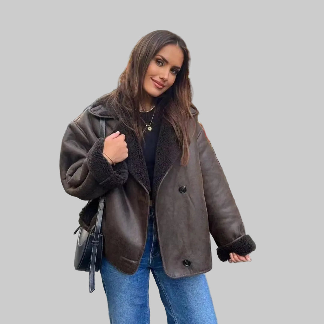 Damska Kurtka z Futrzanym Wykończeniem Kołnierza i Mankietów na Guziki