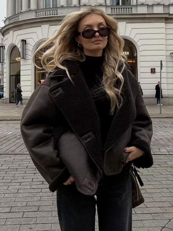 Damska Kurtka z Futrzanym Wykończeniem Kołnierza i Mankietów na Guziki