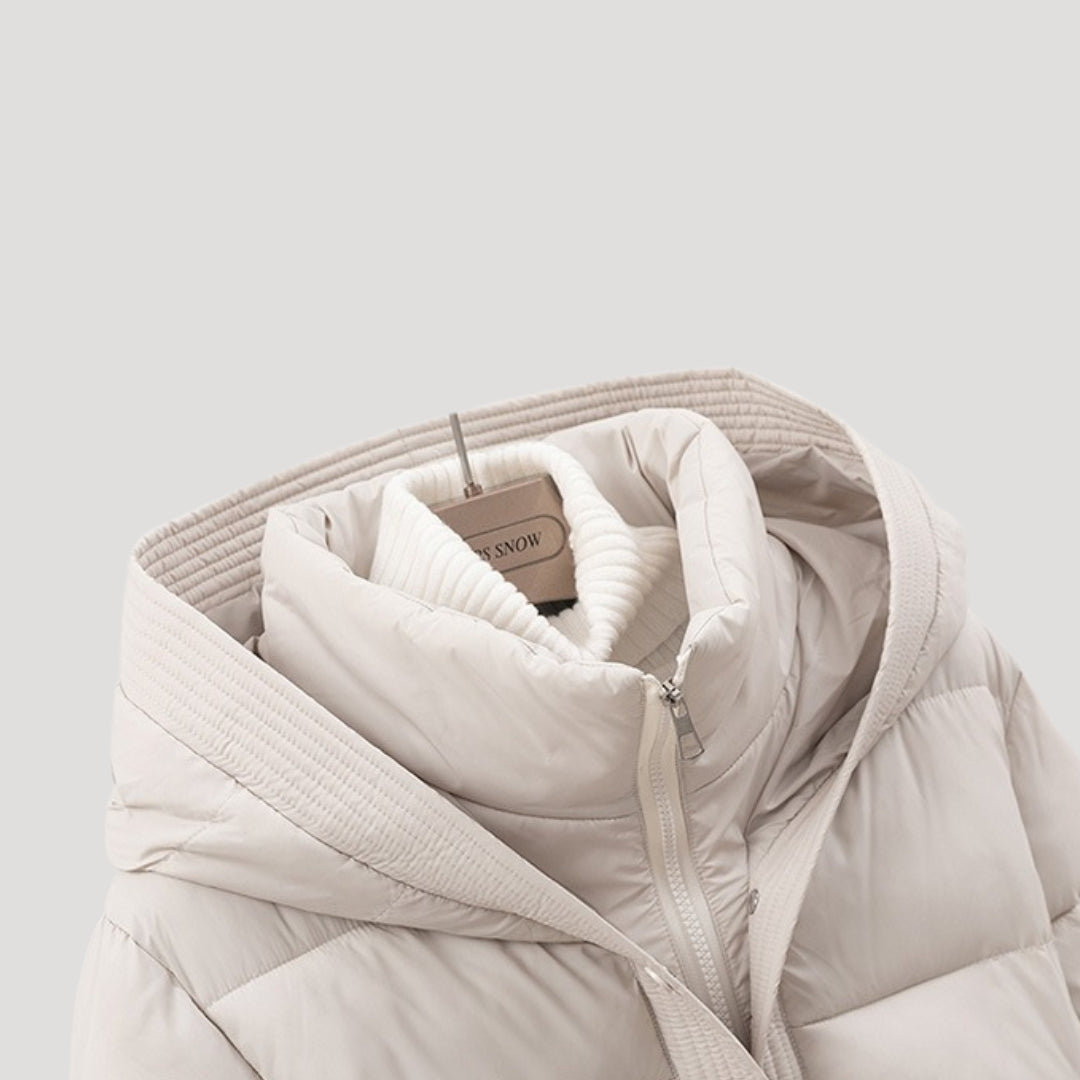 Damska Pikowana Kurtka z Kapturem z Paskiem w Talii i Podwójnym Zapięciem