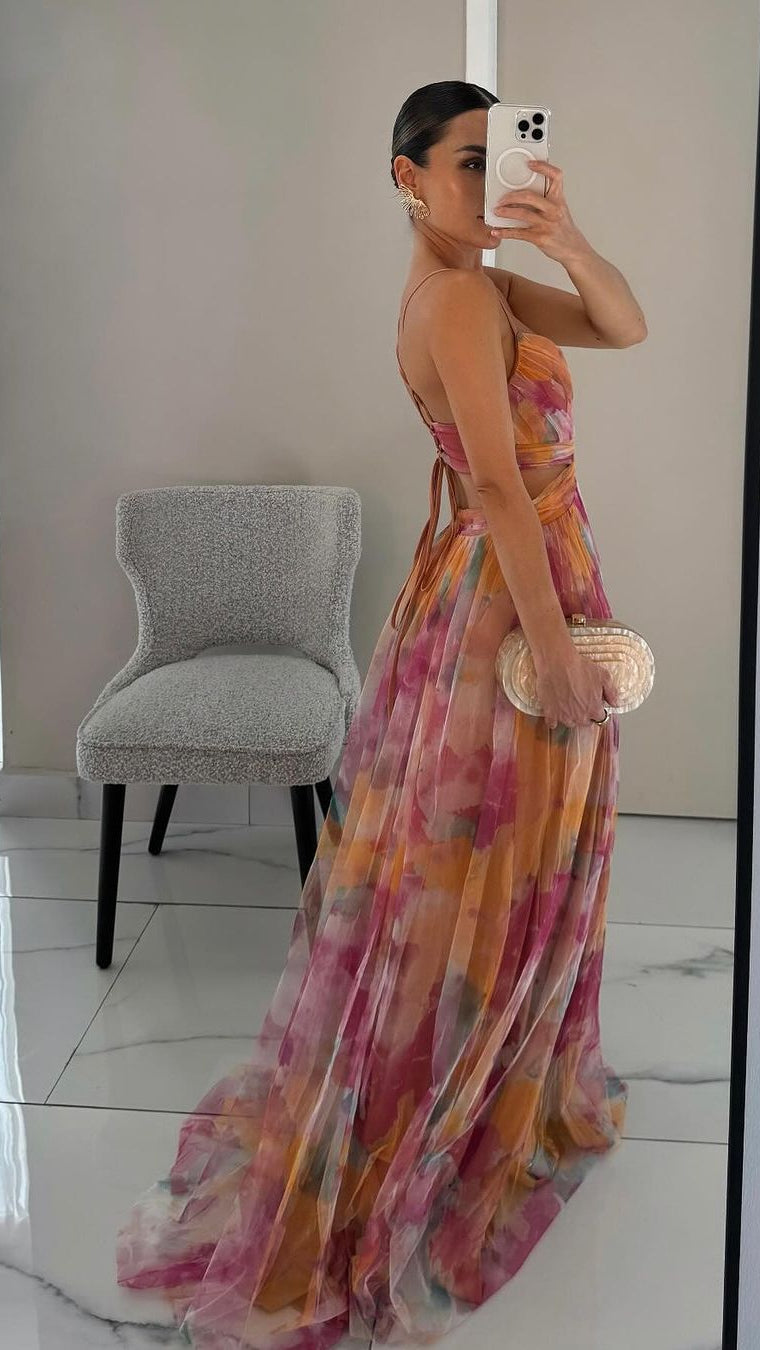 Damska Sukienka Maxi na Ramiączkach z Dekoltem V z Wycięciem w Talii i Kwiatowym Wzorem