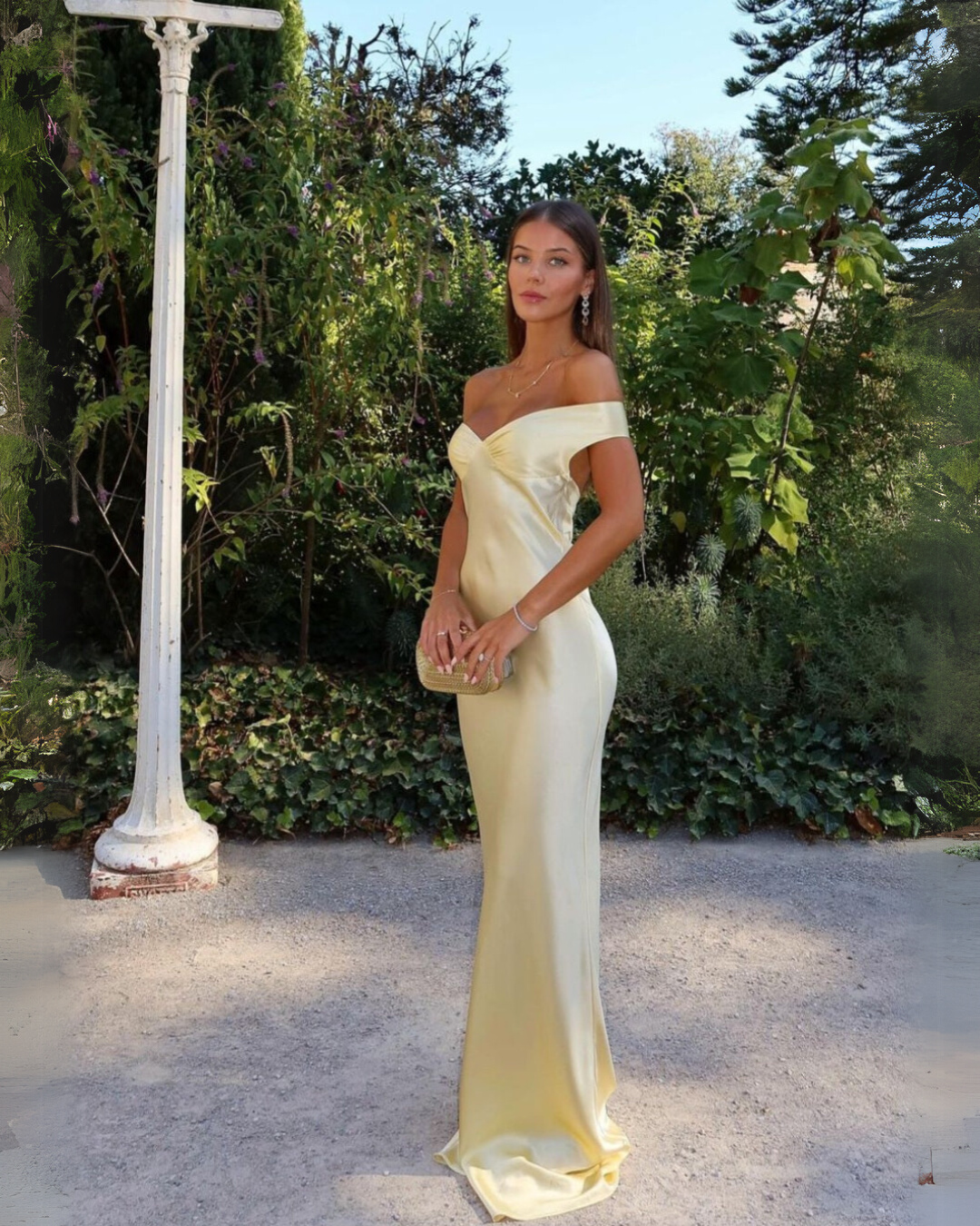 Damska Sukienka Maxi z Odkrytymi Ramionami z Dekoltem V z Błyszczącym Wykończeniem