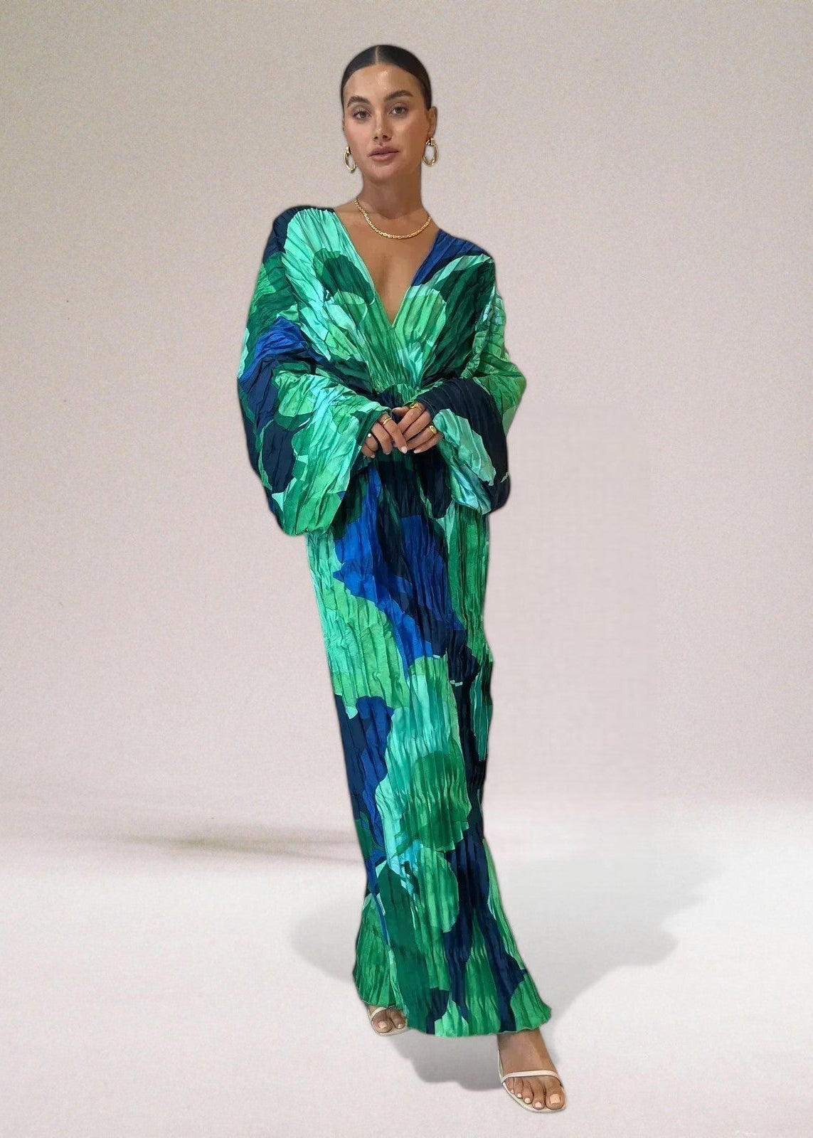 Damska Sukienka Maxi z Plisowaną Powierzchnią Głębokim Dekoltem V i Szerokimi Rękawami