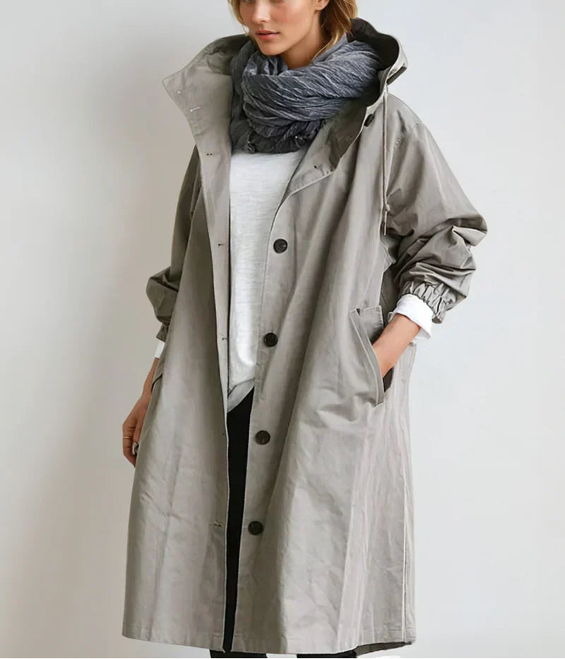 Damski Długi Płaszcz z Kapturem i Szerokim Kołnierzem z Zapięciem na Guziki