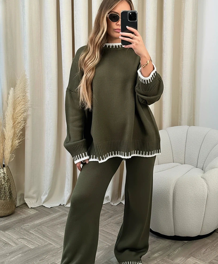 Damski Komplet Dzianinowy z Okrągłym Dekoltem z Kontrastowymi Wykończeniami i Długimi Rękawami