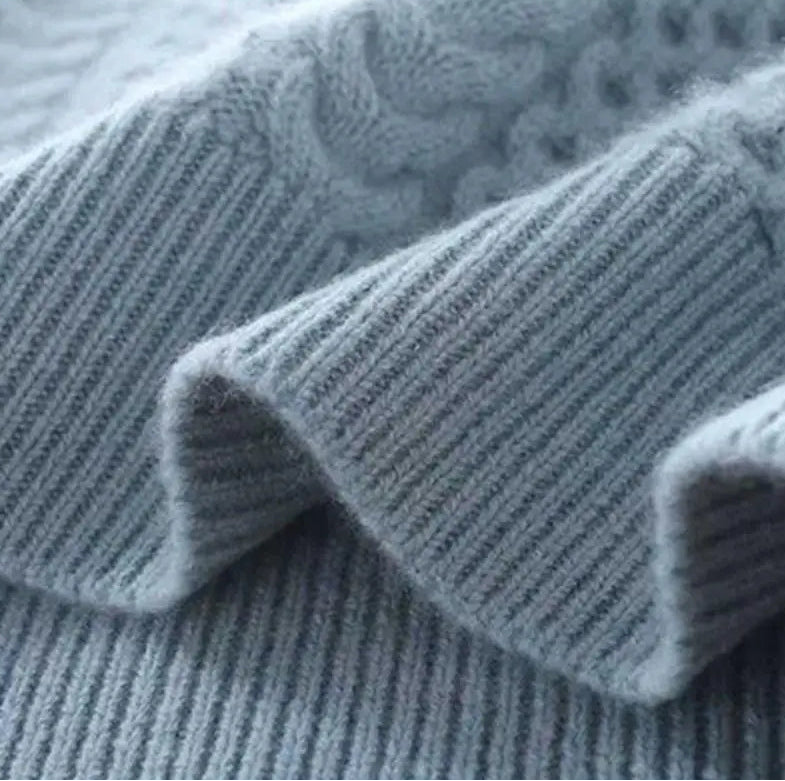 Damski Sweter z Golfem z Warkoczowym Splotem i Długimi Rękawami